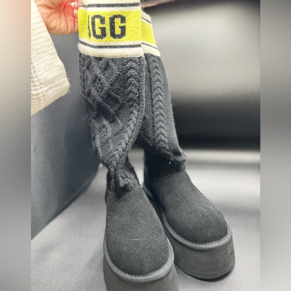 Brand New Ski Chalet UGG Sweater Letter Boot SIZE 6 OG $220 - Picture 6 of 7